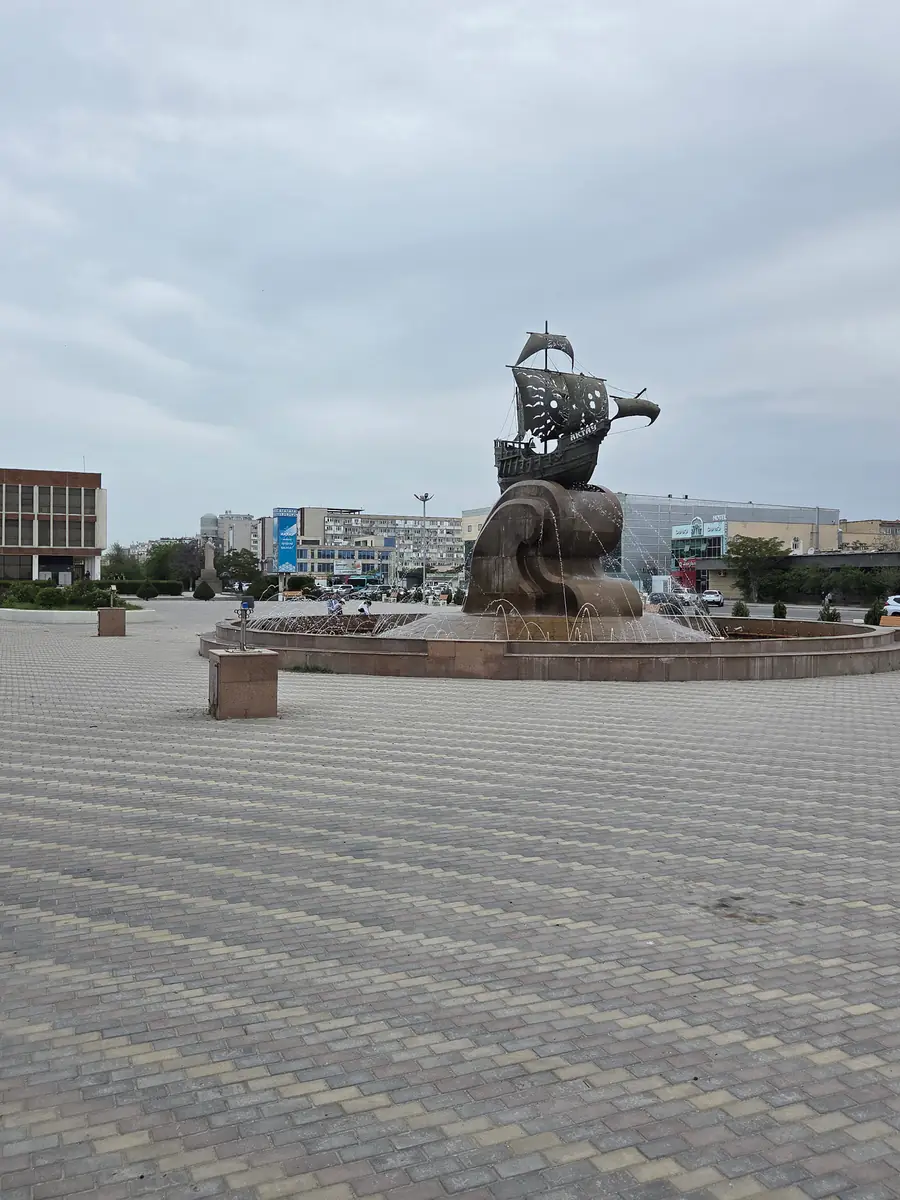 Набережная Каспийского моря в Ақтау