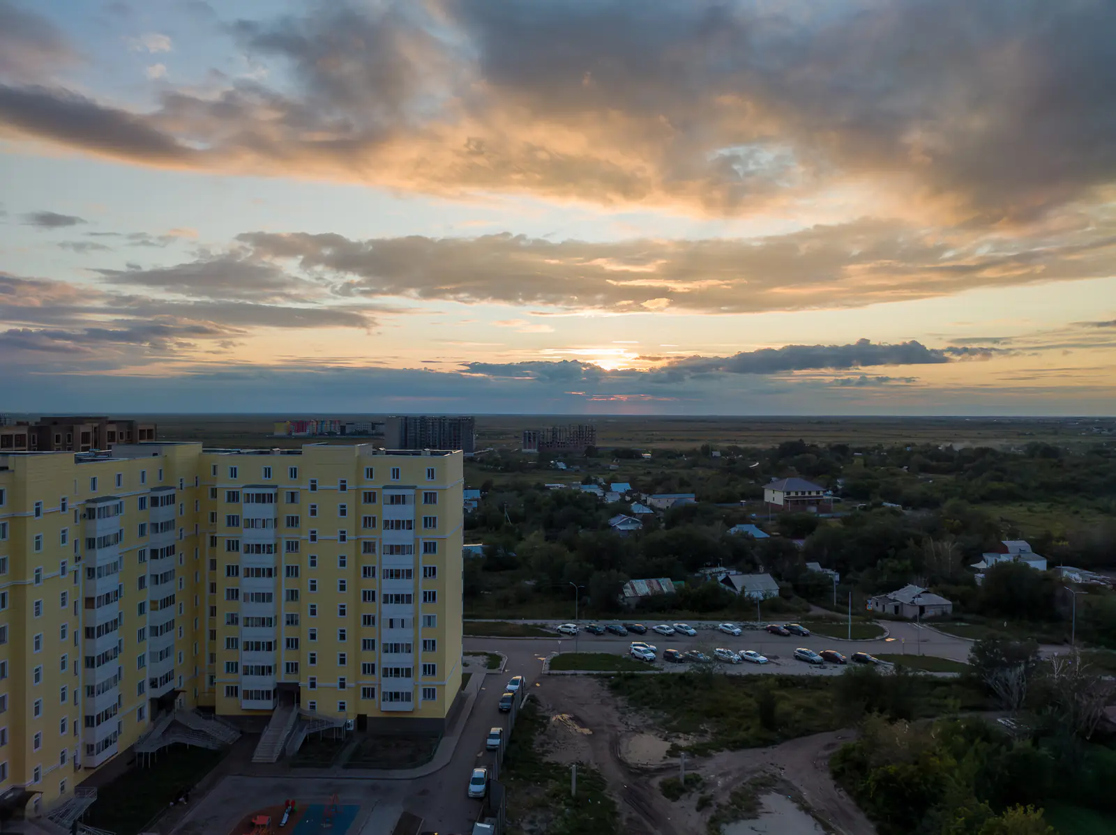 Современная застройка района Есиль в Астане